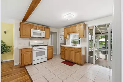 296 Bigelow St, Marlborough, MA 01752 - Photo 4