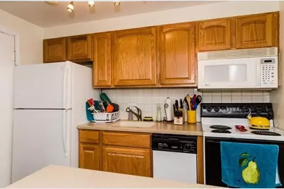 10 Commonwealth Ct #2, Boston, MA 02135 - Photo 4
