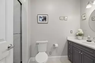 60 Merrimac St, Amesbury, MA 01913 - Photo 14