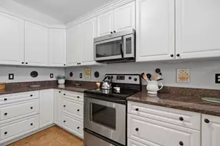 60 Merrimac St, Amesbury, MA 01913 - Photo 10