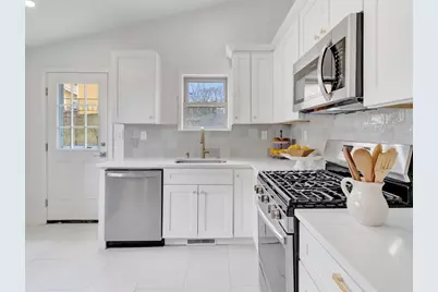 185 Colburn St #185, Dedham, MA 02026 - Photo 6