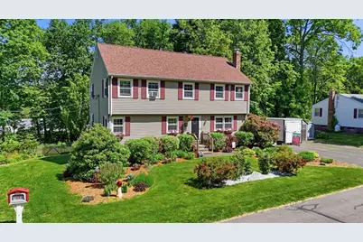 227 Acrebrook Dr, Northampton, MA 01062 - Photo 2