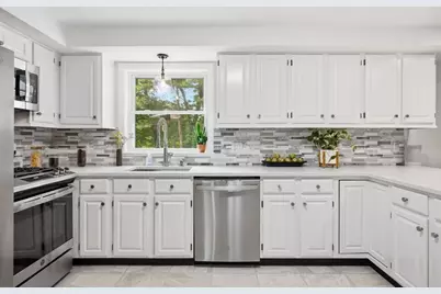 25 North St, Hopkinton, MA 01748 - Photo 8