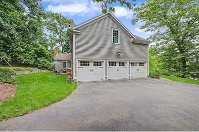 13 Hearthstone Rd, Hopkinton, MA 01748 - Photo 2
