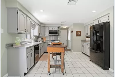29 Walter Faunce Rd, Kingston, MA 02364 - Photo 6