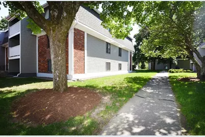 220 Bedford St #F4, Bridgewater, MA 02324 - Photo 4