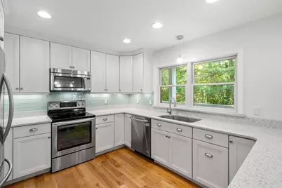 4 Deer Haven Rd, Beverly, MA 01915 - Photo 2