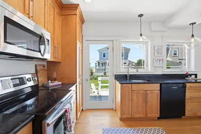 26 Manomet Ave, Hull, MA 02045 - Photo 10