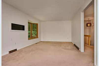 15 Red Fox Ln, Amherst, MA 01002 - Photo 8