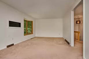 15 Red Fox Ln, Amherst, MA 01002 - Photo 8