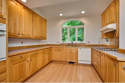 15 Red Fox Ln, Amherst, MA 01002 - Photo 6