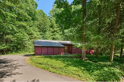 15 Red Fox Ln, Amherst, MA 01002 - Photo 2