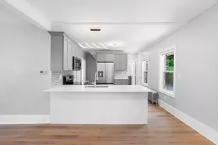 386 Thacher St, Attleboro, MA 02703 - Photo 6