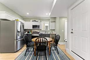 7 Oswald St, Boston, MA 02120 - Photo 6