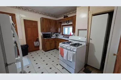 74 Wordsworth St, Revere, MA 02151 - Photo 6