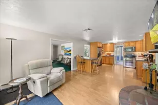 115 Springhill Ave, Bridgewater, MA 02324 - Photo 14