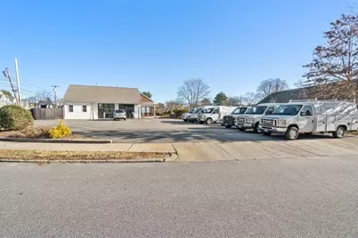 655 Saw Mill Brook Pkwy #E, Newton, MA 02459 - Photo 4