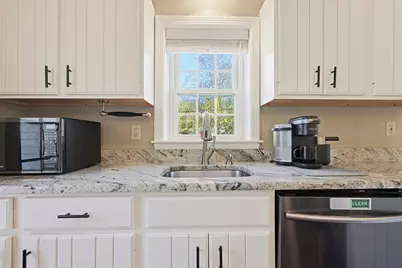 21 Washington Ave, Marshfield, MA 02050 - Photo 8