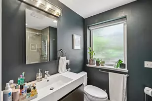 7 Howard St, Salem, MA 01970 - Photo 18