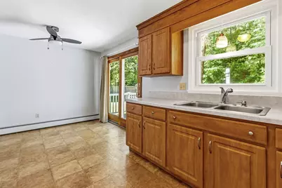 83 Strong St, Easthampton, MA 01027 - Photo 14
