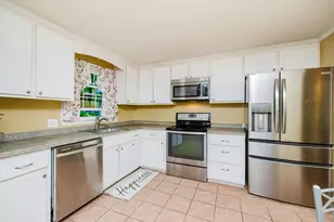 12 Sunset Dr, Milford, MA 01757 - Photo 8