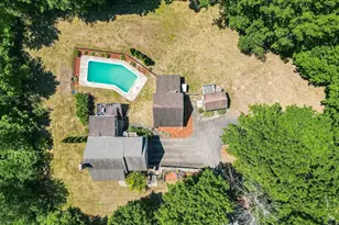 27 Davis St, Rutland, MA 01543 - Photo 2