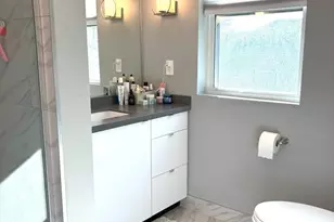 408 E 8th St, Boston, MA 02127 - Photo 22
