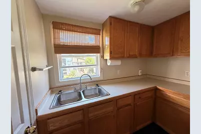 326 Thacher St, Attleboro, MA 02703 - Photo 6