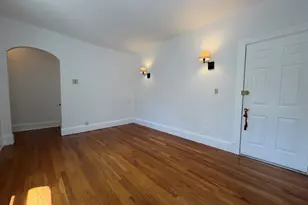 7 Grove St, Boston, MA 02114 - Photo 2