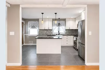 41 Burnett Rd #41, Revere, MA 02151 - Photo 4