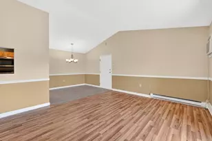 16 Maple Crest Cir, Holyoke, MA 01040 - Photo 10