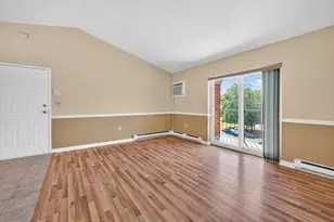 16 Maple Crest Cir, Holyoke, MA 01040 - Photo 8