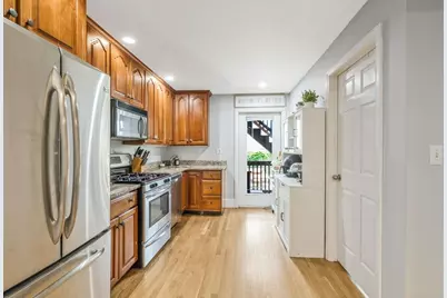 129 M St #1, Boston, MA 02127 - Photo 1