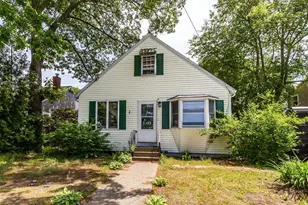 27 Highland Shores Dr, Wareham, MA 02571 - Photo 2