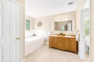 323 Oakhill Ave, Attleboro, MA 02703 - Photo 12