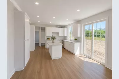 7 Lamire Way, Uxbridge, MA 01569 - Photo 2