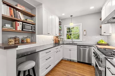67 Humphrey St #1, Marblehead, MA 01945 - Photo 16