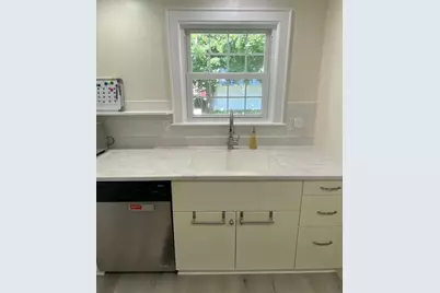 41 Bronx Rd, Boston, MA 02132 - Photo 6