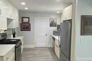 41 Bronx Rd, Boston, MA 02132 - Photo 8