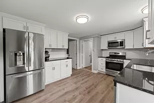 395 Lowell St, Peabody, MA 01960 - Photo 24