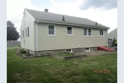 535 Shirley Ave, Somerset, MA 02725 - Photo 4