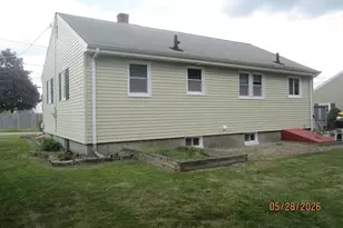 535 Shirley Ave, Somerset, MA 02725 - Photo 4