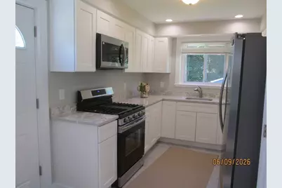 535 Shirley Ave, Somerset, MA 02725 - Photo 6
