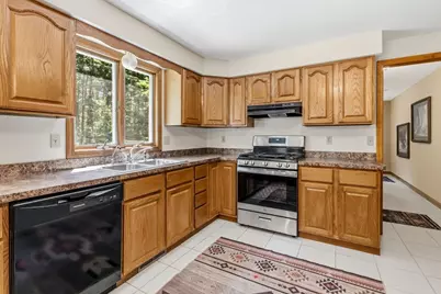 5 Geryk Ct, Southampton, MA 01073 - Photo 4