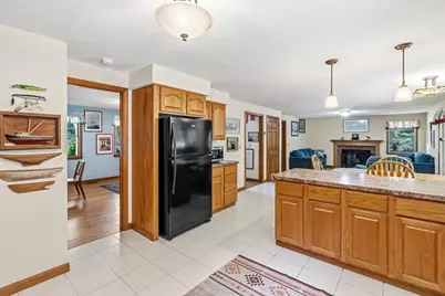 5 Geryk Ct, Southampton, MA 01073 - Photo 2