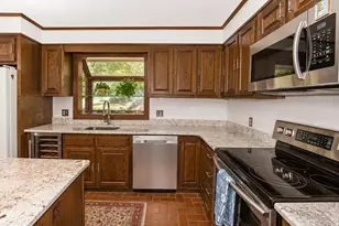 26 Brooks Rd, Longmeadow, MA 01106 - Photo 14