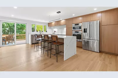 43 Upham St, Newton, MA 02465 - Photo 2