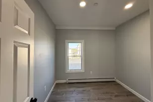 126 Cross St, Lawrence, MA 01841 - Photo 8