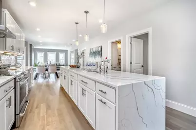 1025 Broadway #2, Somerville, MA 02144 - Photo 2