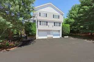 33 Half Crown Cir, Ashland, MA 01721 - Photo 2